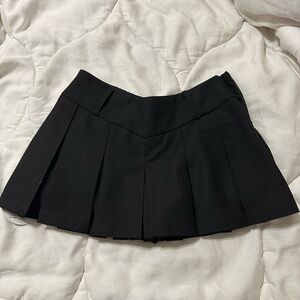 v-waist black pleated mini skirt